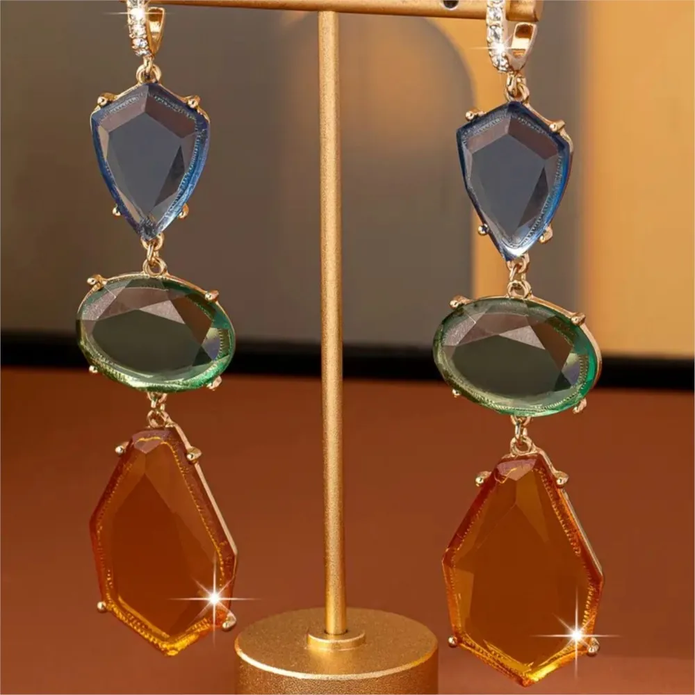 Gold Color Luxurious Resin Dangle Earring for Women Fashionable and Versatile Teardrop Earrings Perfect for Daily Wear or Party