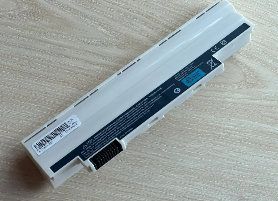vhbw 1x batteria compatibile con Acer Aspire One AOD260-2207, AOD260-2028, AOD260-2203, AOD255-2981 notebook (4400mAh, 11,1V, Li-Ion