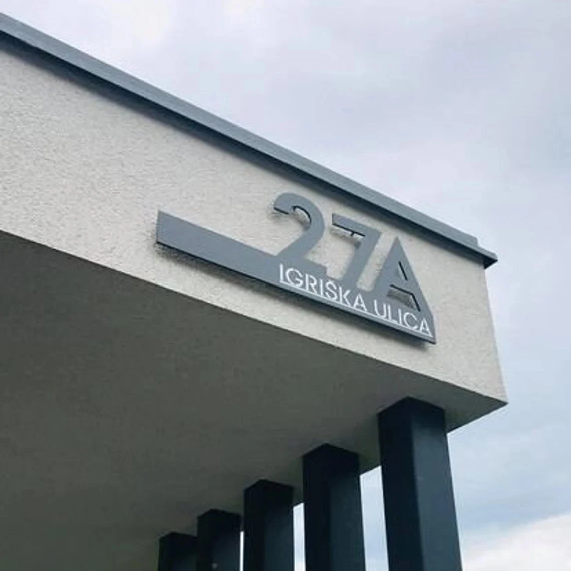 Custom Modern Floating House Number Plaque 5MM Acrylic Door Sign Letters Number Address Sign Plate Outdoor