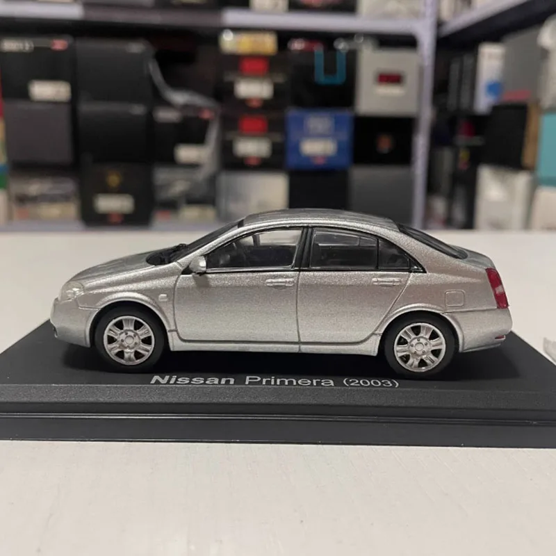 Nissan Primera 5door 1/43スケール ダークグレー Nissan Primera 5door 1/43スケール ダークグレー Nissan