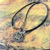 Classic Game Same Necklace Retro Hollow Inlay Crystal Metal Pendant Chain for Man Gamer Kingdom the Come and Deliverance 2