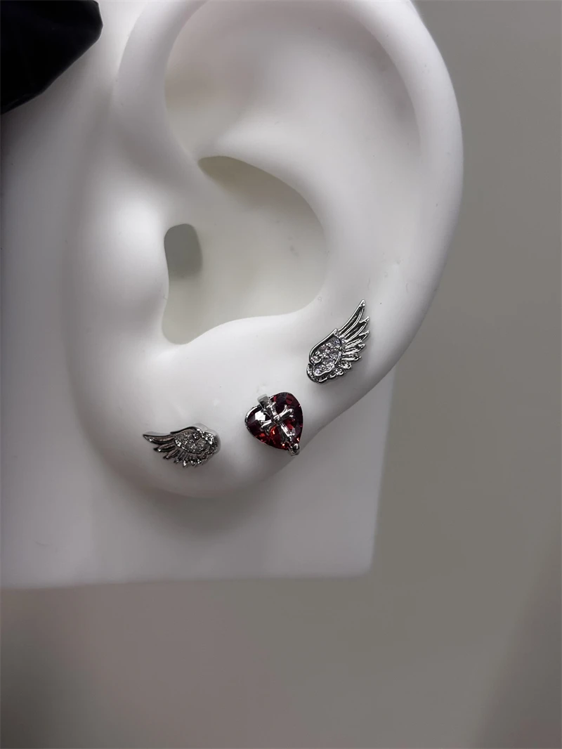 Love Wings Cross Orecchino - Styling 1
