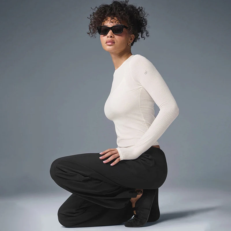 بلوفر AL Yoga النسائي ذو المقاس النحيف وأكمام طويل...