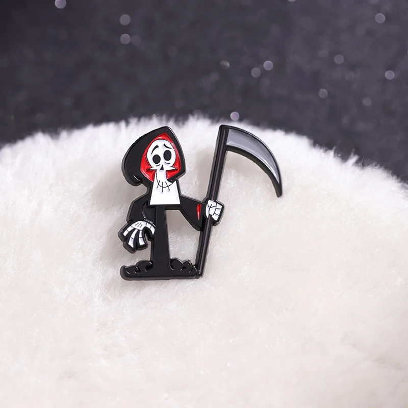 Cartoon Sensenmann Brosche Emaille Pin Kreative Komödie Anime Figur Metall Abzeichen Dekorative Revers Halloween Schmuck Geschenk Großhandel – Detail 5