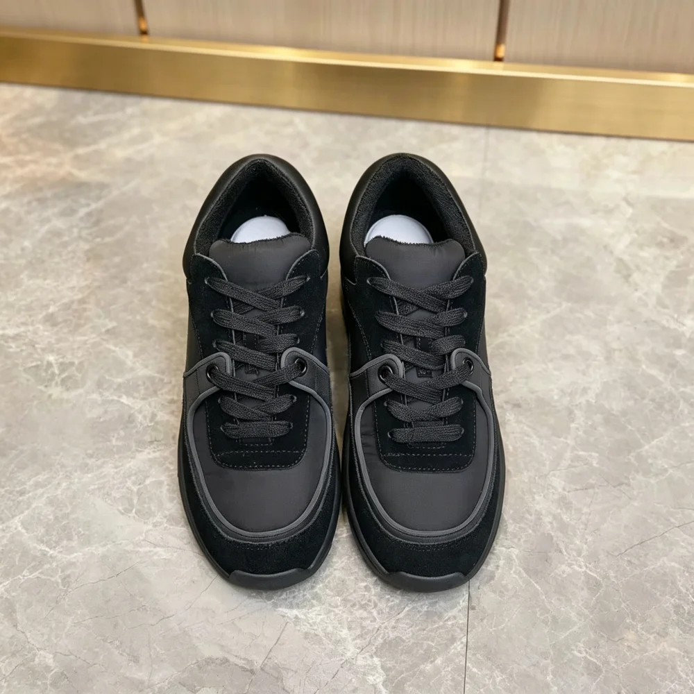 Neutral Lightweight Sports Shoes And Casual Shoes Are Comfortable And Lightweight To Wear_vogvips.com