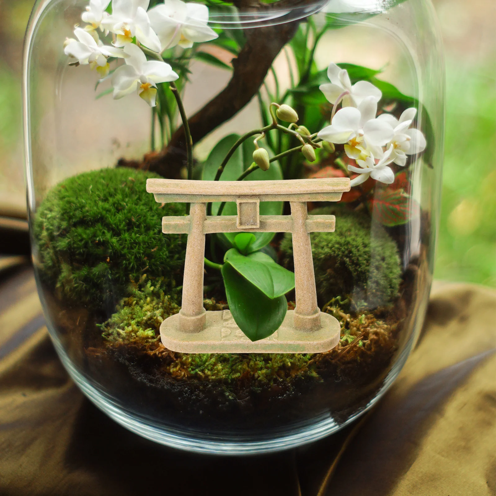 

Japanese Style Torii Gate Miniature Statues House Toy Props Small Figurines Synthetic Resin Micro Landscaping Decors Ornaments