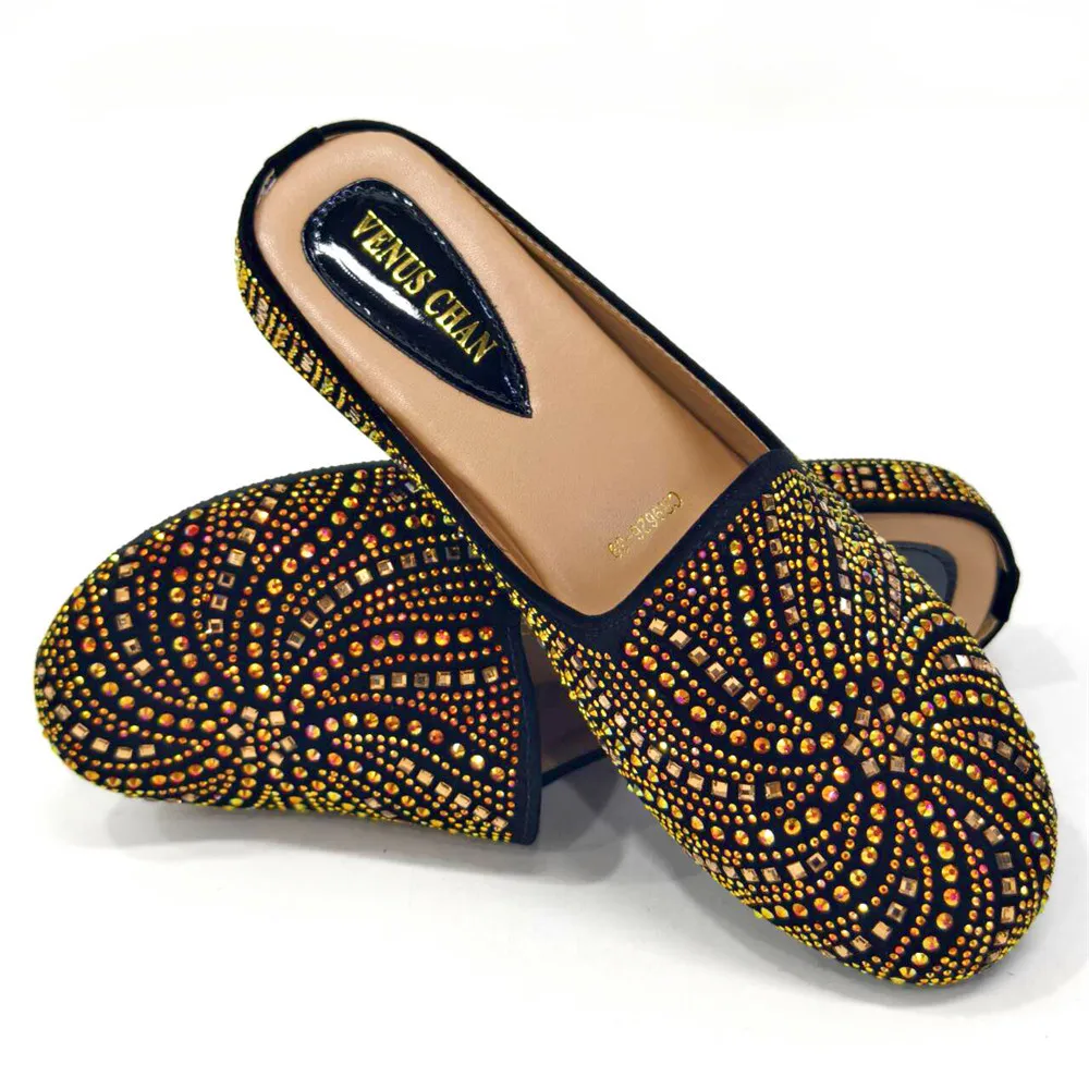 

Летние полутапочки, модель 2024 года, Женская Яркая дизайнерская золотистая Свадебная повседневная обувь в нигерийском стиле с кристаллами