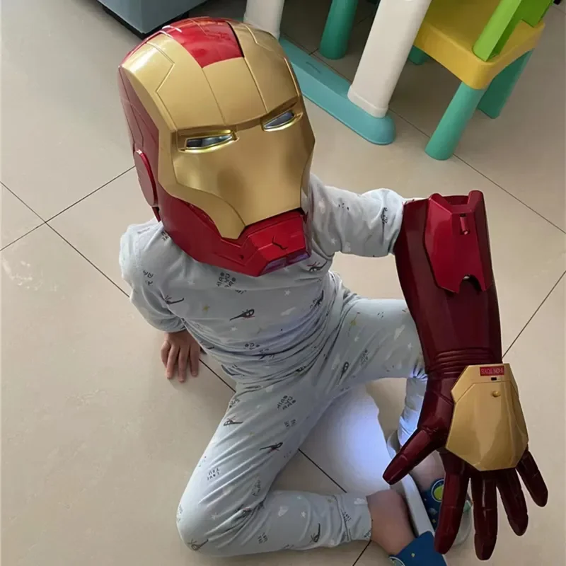 

Лидер продаж 2023, шлем Marvel Мстители, Железный человек, косплей 1/1, искусственная светодиодная перчатка, экшн-фигурка из ПВХ, игрушка для детей
