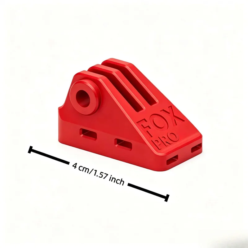Adaptateur universel pour caméra d'action 360° installé sur un casque de ski, démonstration en situation.