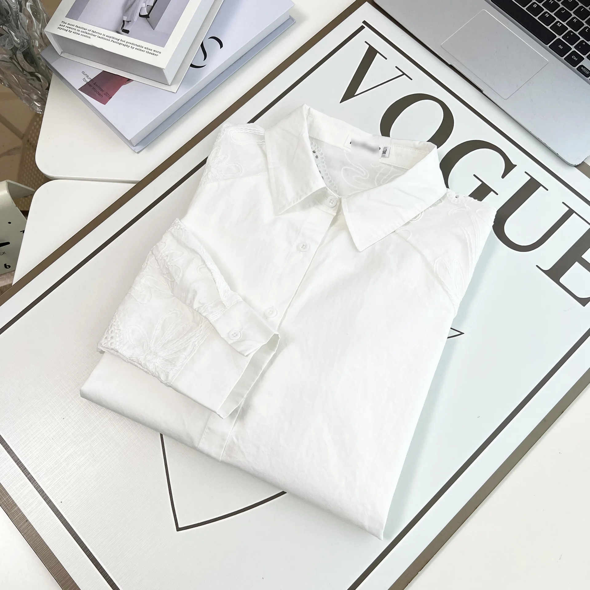 Plus Size Women's Blouses 2025 Autumn New Fashion Hollowed Out Patchwork Long Sleeved Shirt Hong Kong-style Casual Tops 9089