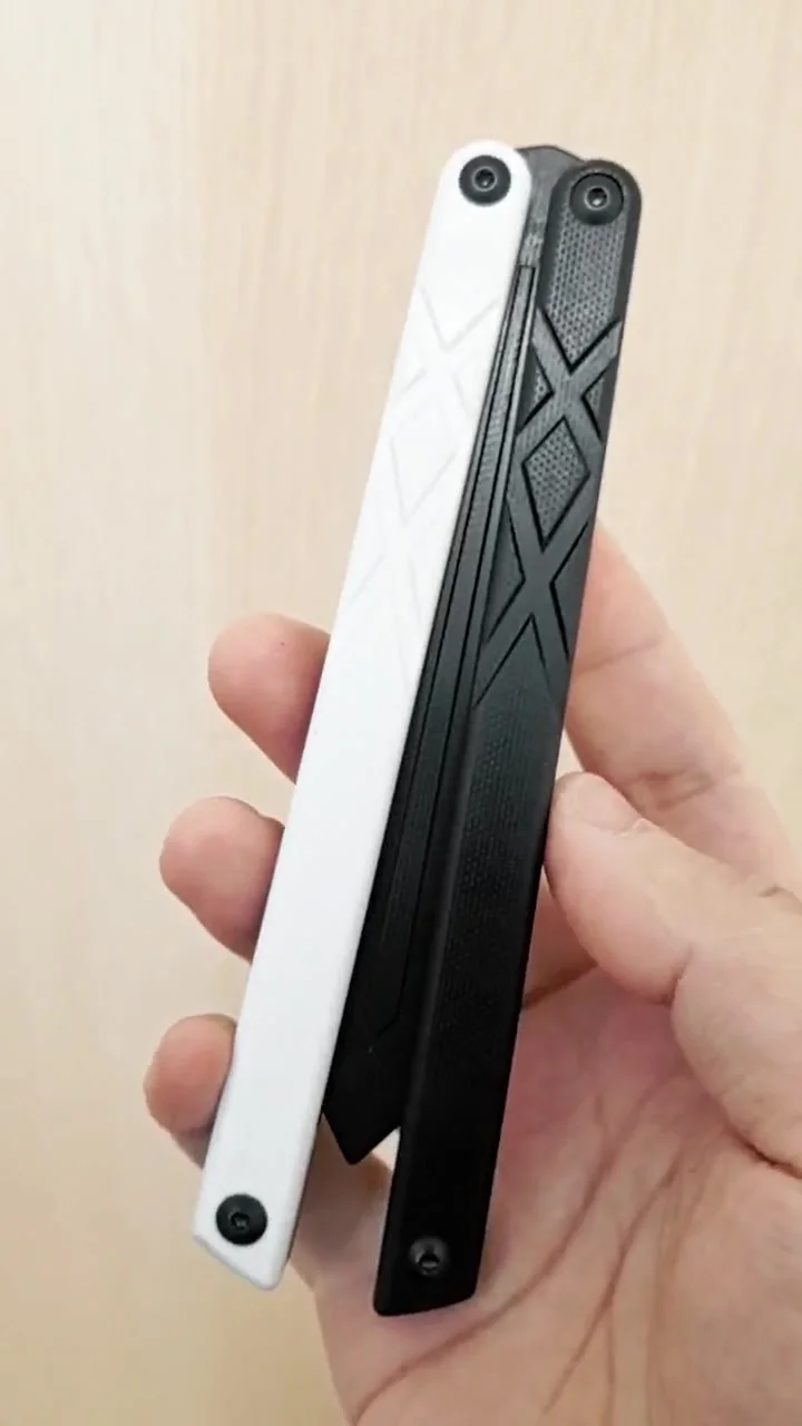 バタフライナイフトレーナー　swordfish clone バタフライナイフトレーナー swordfish clone