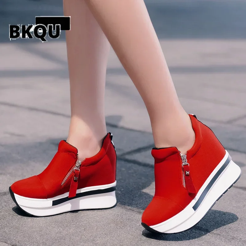 

Новинка 2023, женские кроссовки BKQU на платформе, красная повседневная обувь, удобные туфли на каблуке, черные холщовые туфли, женские кроссовки на невидимой танкетке