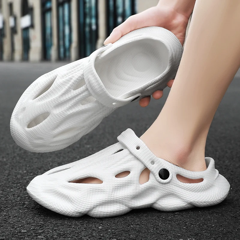 Novelty Hot Sale Garden Shoes for Women Mens Sandals EVA Lightweight Beach Clogs Summer Beach Zapatos Hombre for Men and Women