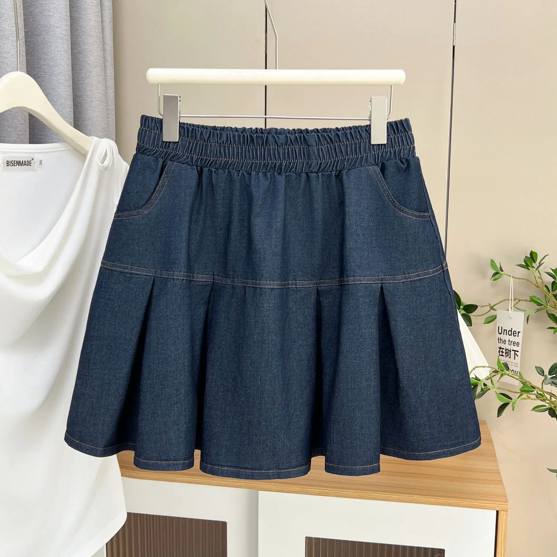 Summer New Plus Size Denim Skirt Women's Wear 100KG Fashion Sweet Thin Pleated Bottoms 1667