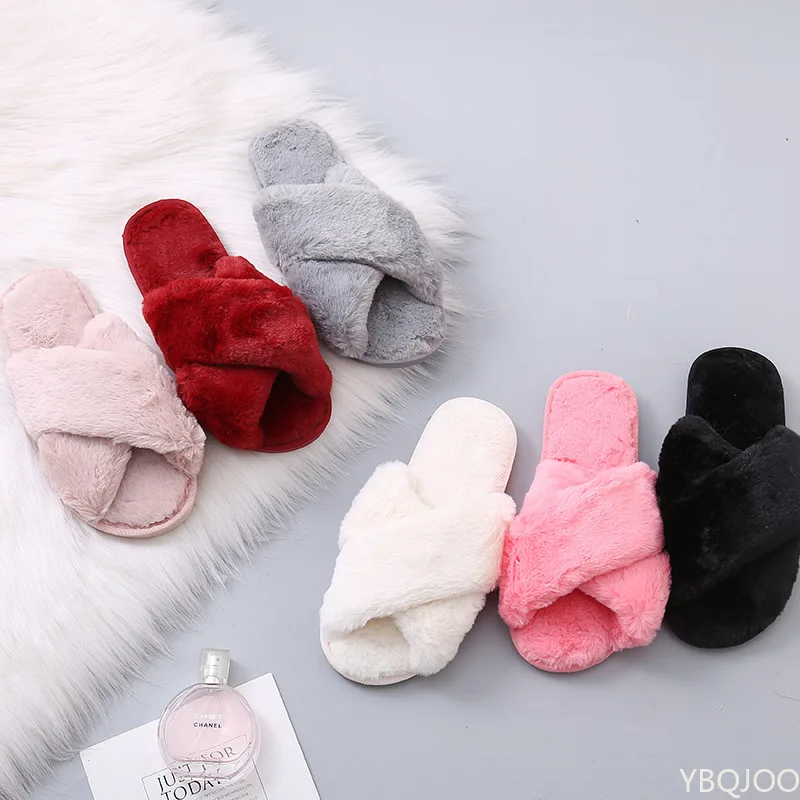 2022 NEW Design Women Winter House Furry Slippers Women Cross