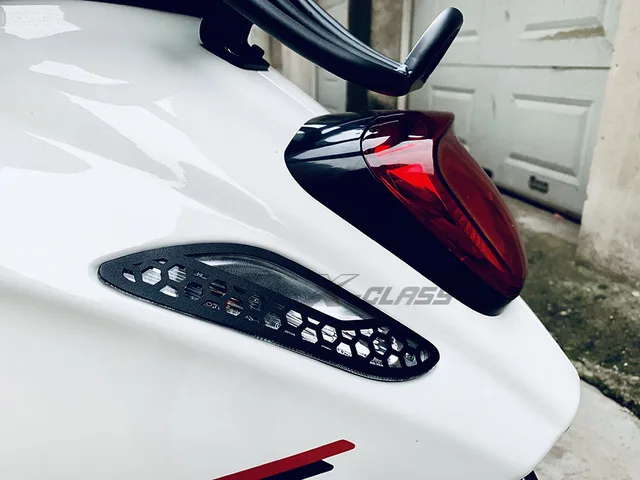 Couvercle de feu arrière de moto pour VESPA SPRINT PRIMAVERA 150 2018 2019 2020, protection de feu arrière ABS, accessoires en carbone noir -2