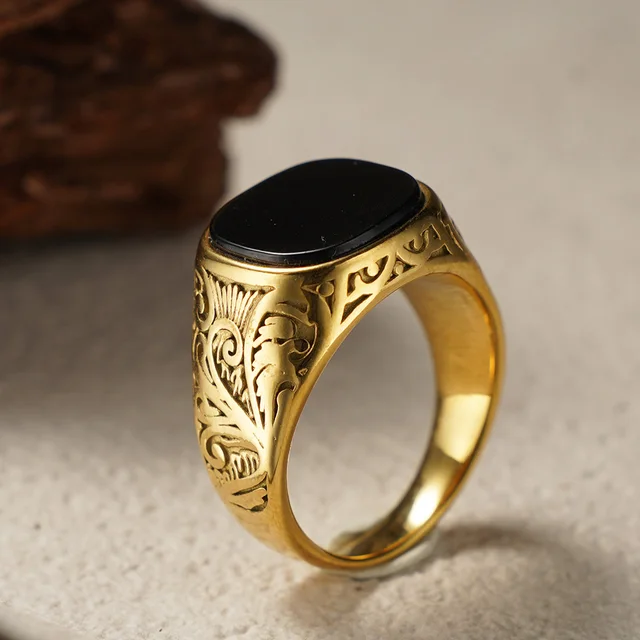 Bagues élégantes et rétro en onyx noir, simples et semblables aux affaires, en acier inoxydable 316L avec placage en or 18 carats.