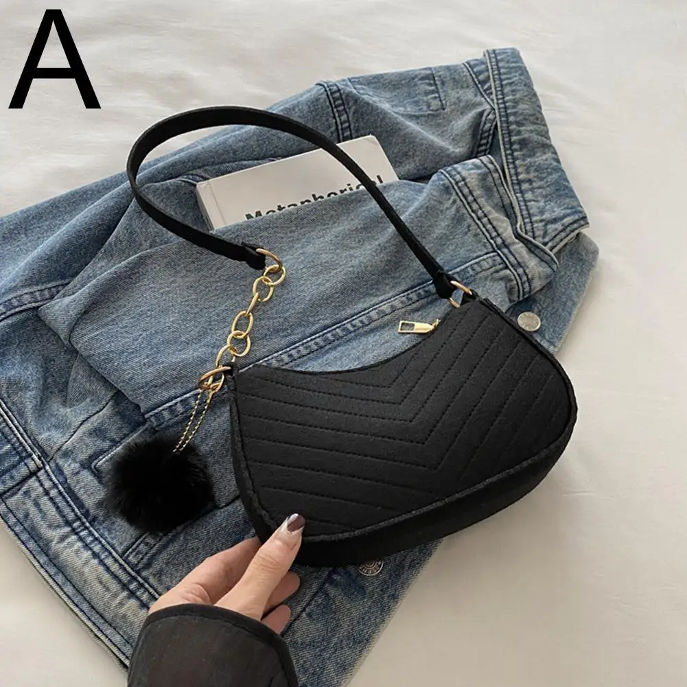 Borsa a Tracolla in Feltro con Pompon, Borsa Hobo Trapuntata, Borsa a Tracolla Monocolore in Feltro per Donne, Casual ed Elegante per Uso Quotidiano - immagine 4