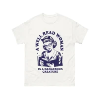Une femme bien lu est une créature dangereuse, un fichier SVG PNG, un design d'art rétro bookish vintage tendance pour les t-shirts graphiques, les sacs fourre-tout, St 2