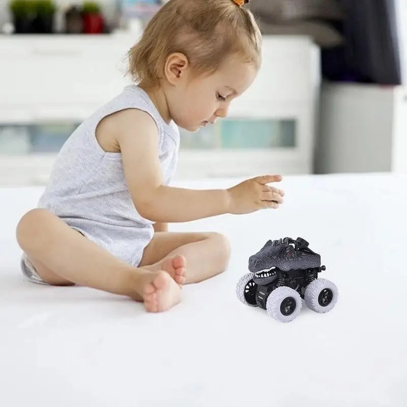 Рисунок 3 - Динозавр, игрушечные автомобили