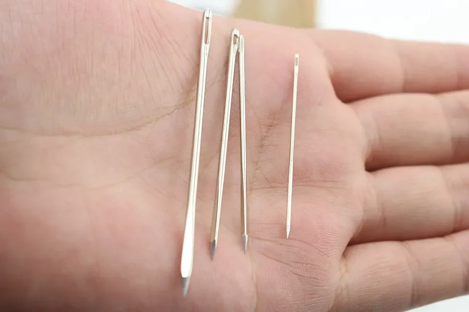 Description Picture 3 of itemProfessional Leather Needle for Stitching, Sharp & Blunt Large Eye Needles Embroidery Thread Yarn Knitting Sewing Steel Needle