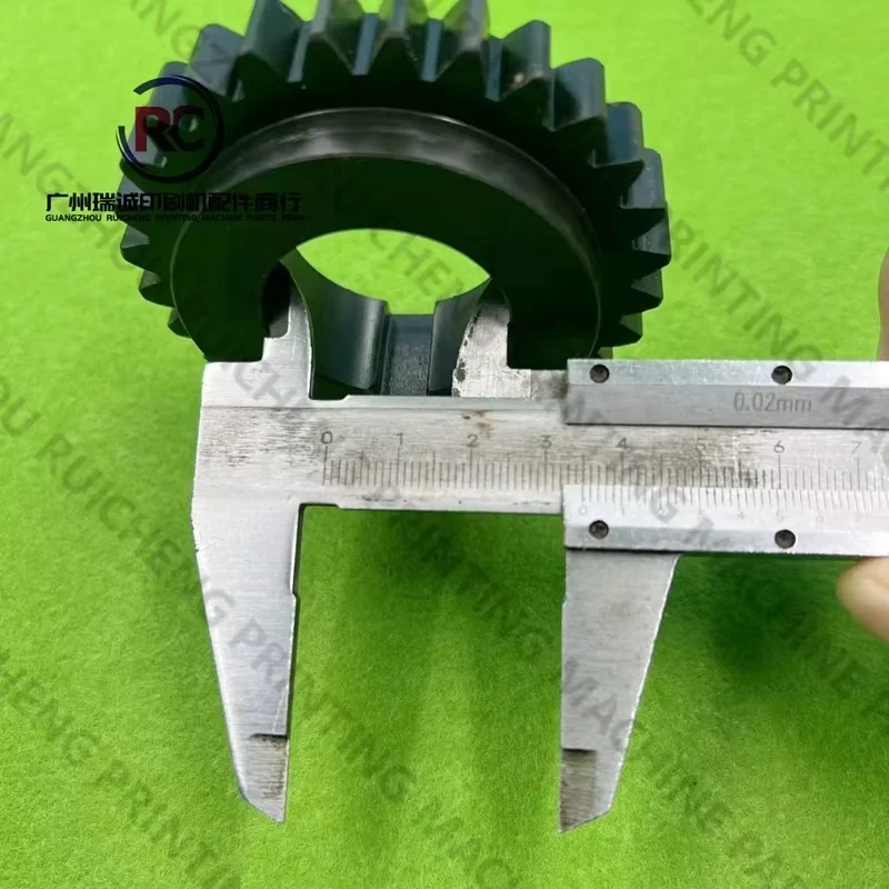 KBA 인쇄기용 1개 워터 롤러 기어 28개 톱니 L6116101 인쇄 기계 예비 부품