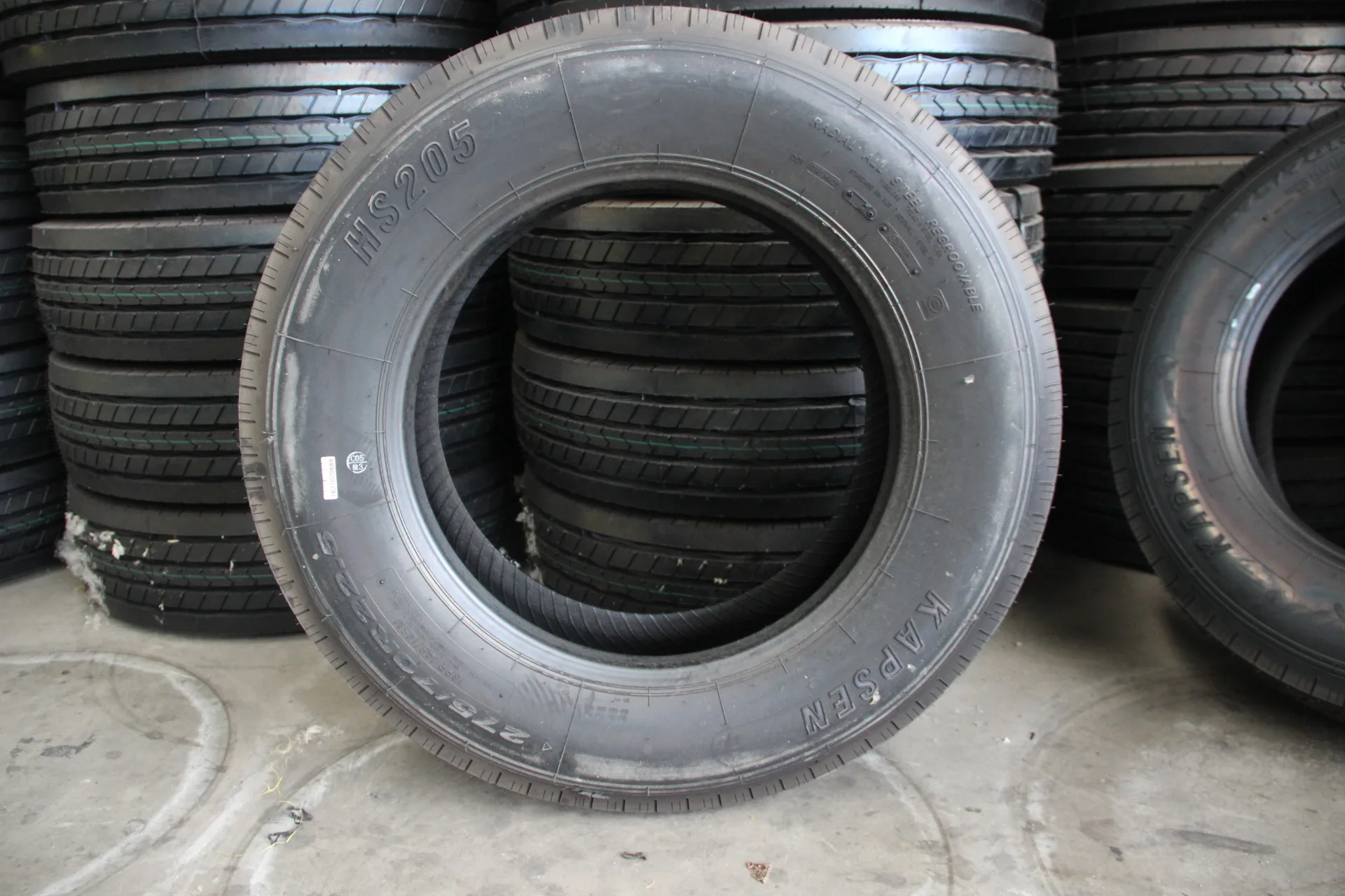China Manufacturer New Car Tires 225/75r16