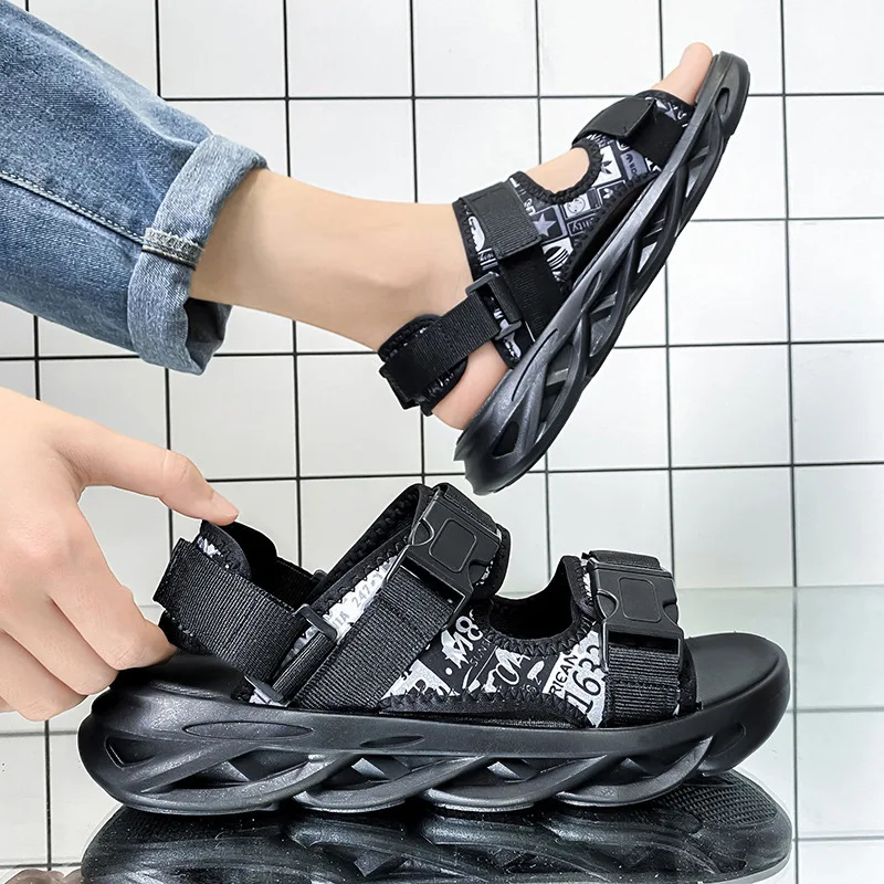 

Fashion Casual Open-toed Breathable Beach Velcro Men's Drag Cool Beach Shoes
