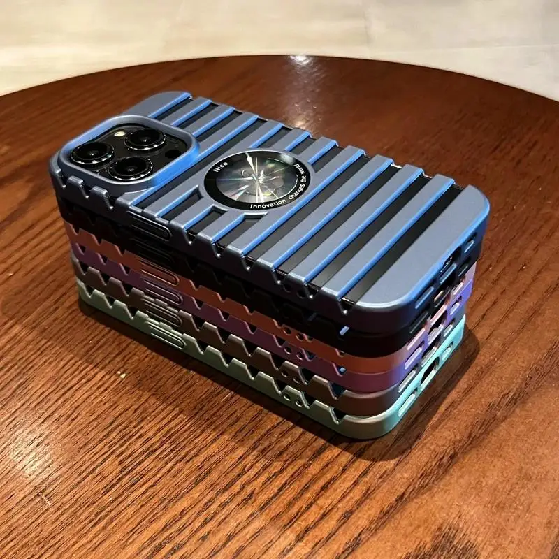 Luxury Hollow Out Phone Case For iPhone16 15 14 13 12 11 Pro Max Plus Dissipate Heat Shockproof Bumper Protective Back Cover