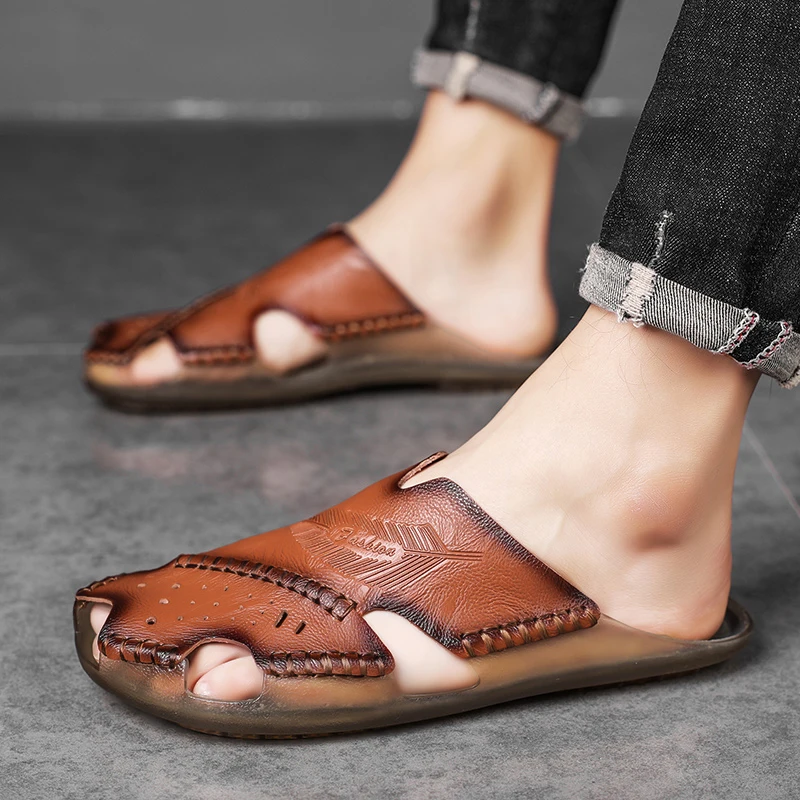 여름 패션 남자의 가죽 슬리퍼 통기성 샌들 남자 신발 Chaussons 새로운 플랫 신발 남자 플립 퍼