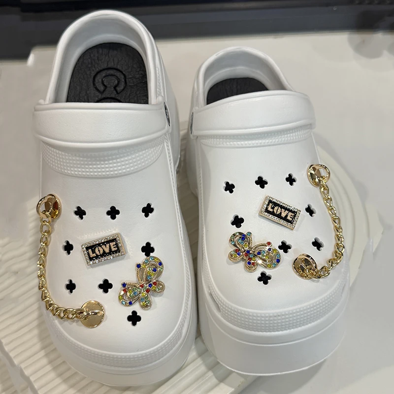 2025 Metal Chain Chunky Platform Clogs Sandals Women Diamond Butterfly Wedge Slippers Woman Summer Non Slip Beach Sandles Female
