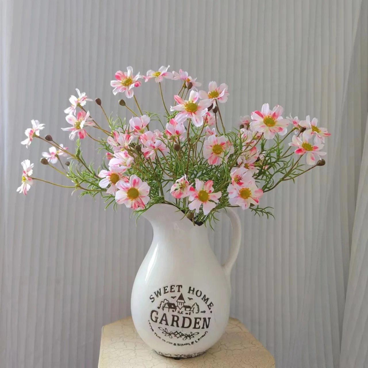 Elegant White Silk Daisy - Lifelike Artificial Flower for Home and Event Decoration