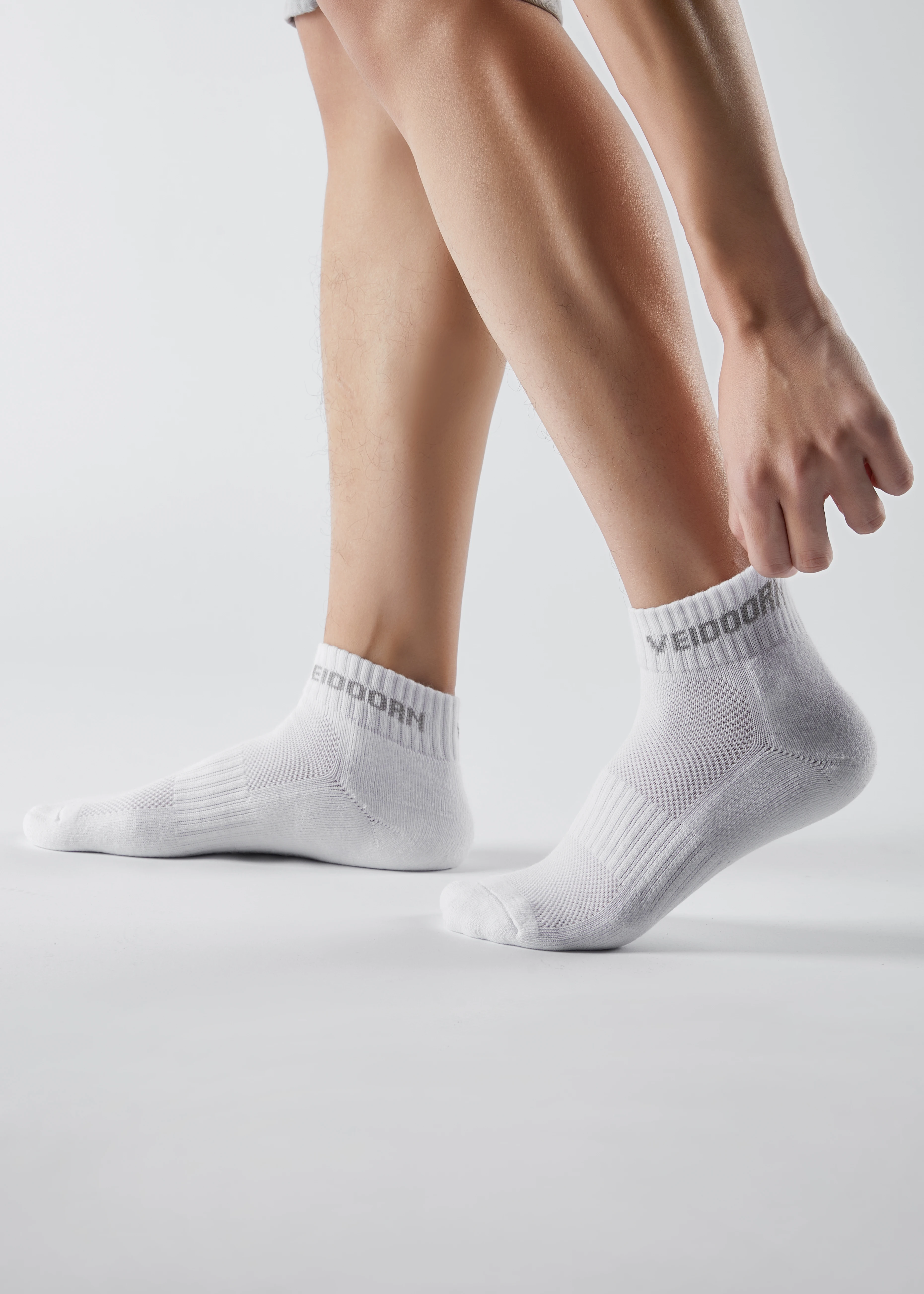Veidoorn Athletic Ankle Socks in Use