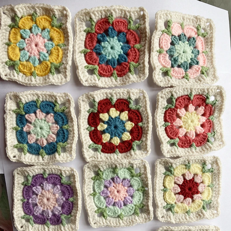 DIY 크로 셰 뜨개질 여러 가지 빛깔의 컵 받침 광장 DIY 창조 바느질 의류 레이스 담요 장식 수제 컵 패드 8cm 패치