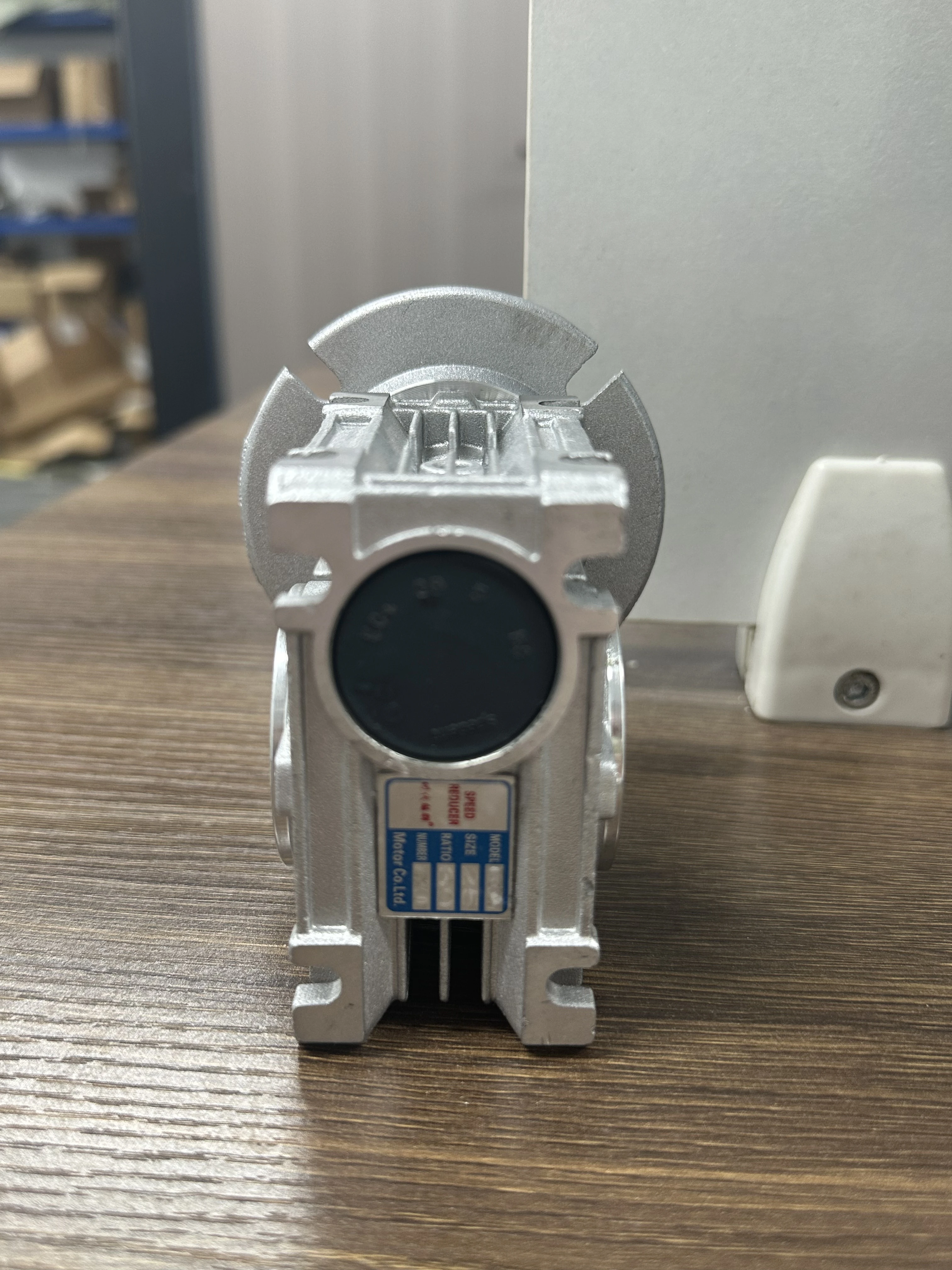 Worm Gearbox 7.5-60 :1 NMRV025 Speed Reducer 9mm Input hole and Output hole 11mm