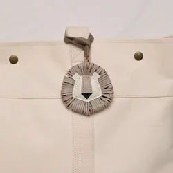 Luxurious Sheepskin Leather Lion Keychain Pendant - Exquisite Bag Charm and Gift (GRAY)