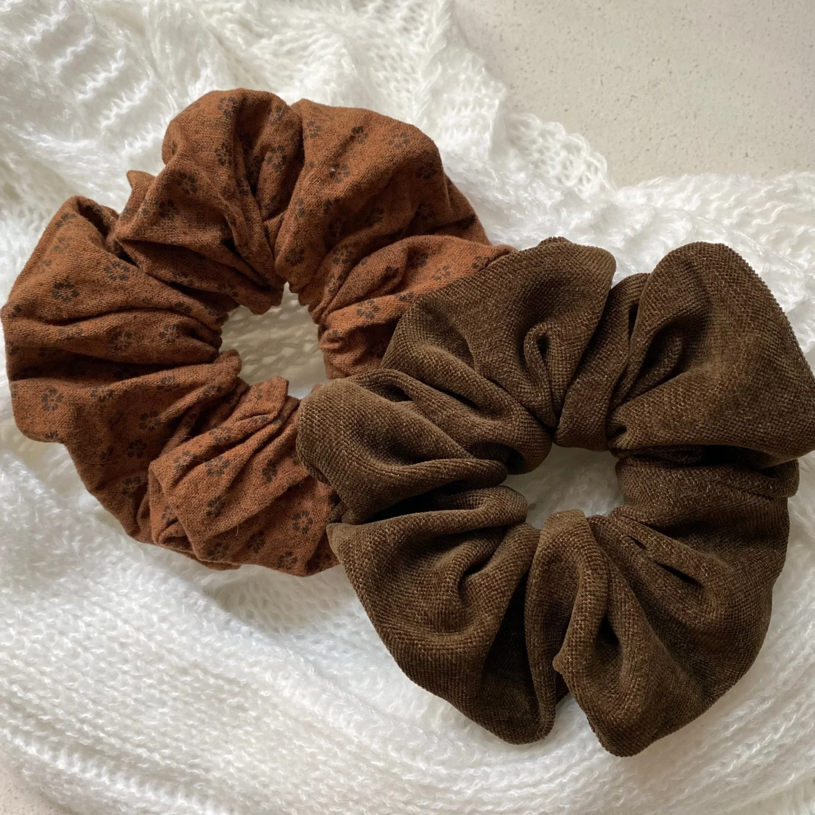 1PC 1PC Autumn Brown Scrunchies,Floral & Solid Fabric Hair Ties, Retro Cottagecore Elastic Hair Bands For Women,Soft Comfortable