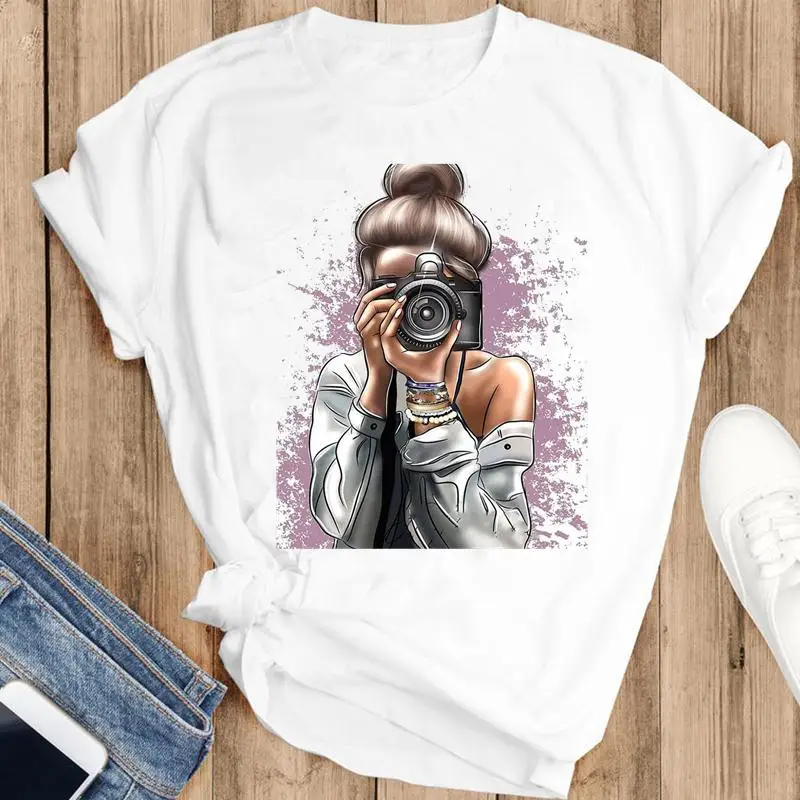 Рисунок 2 - Футболка женская в эстетике 90-х годов