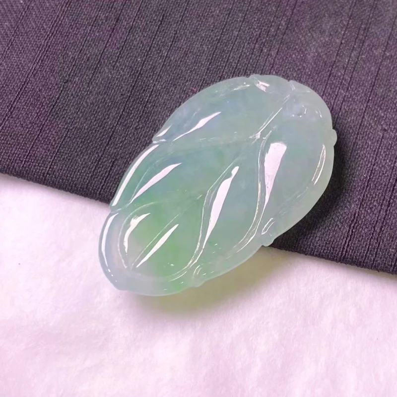 

Tiktok Supply Wholesale Myanmar Natural Emerald a Goods Ice Glutinous Leaves Jade Pendant with Cert