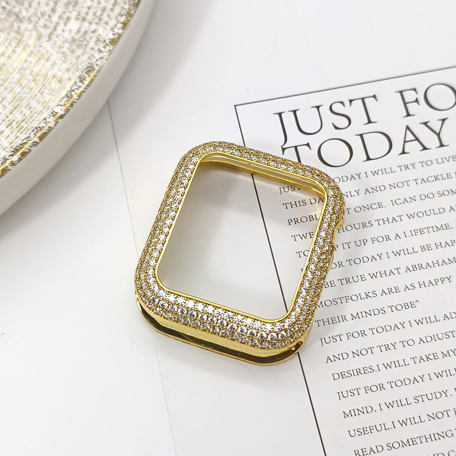 Luxury Zircon Bracelet with Fashionable Copper Metal Strap