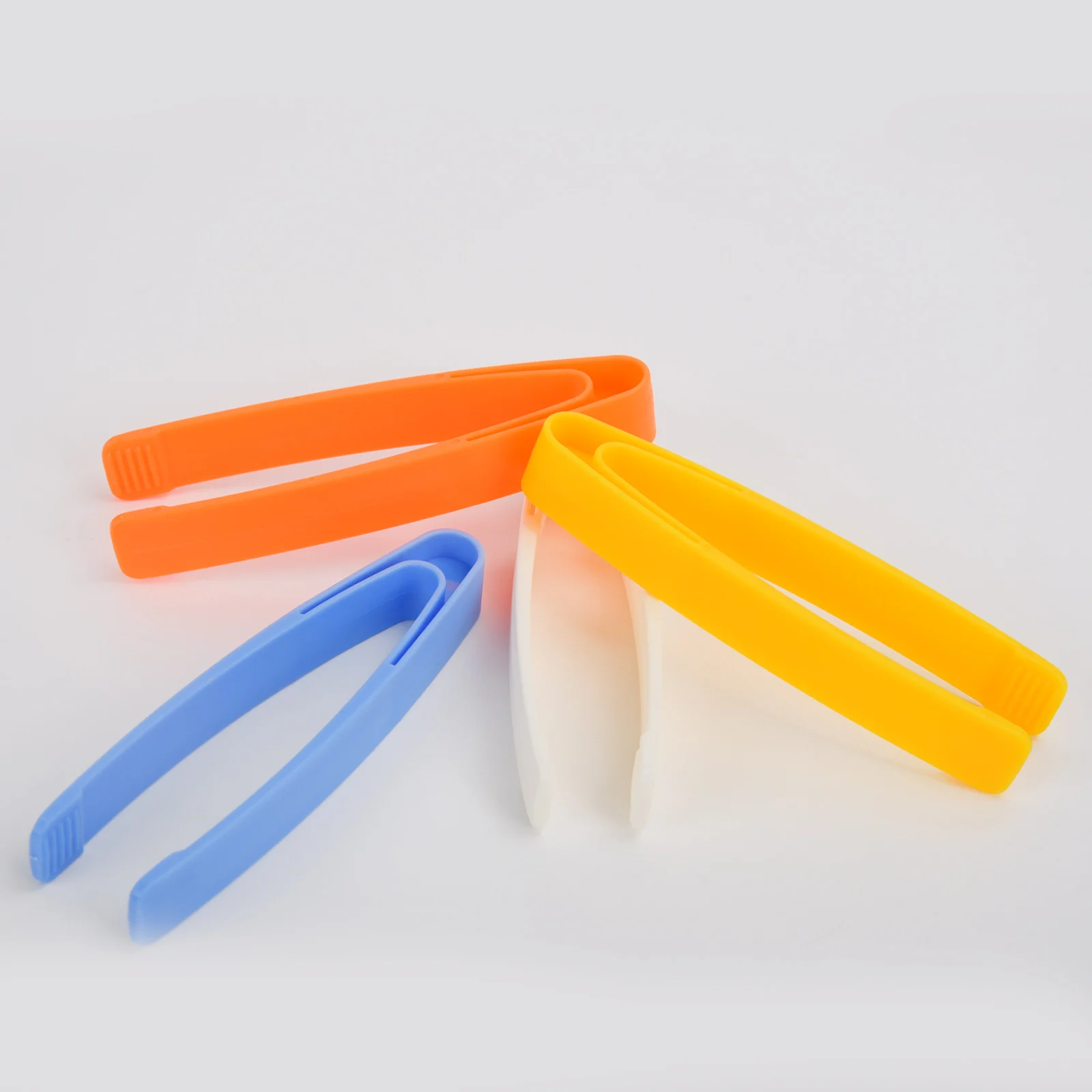 Straight-Head Plastic Tweezers Cosmetic Tweezers First-Aid Kit Tweezers Medical Tools Tweezers Wholesale Large White Clip 2