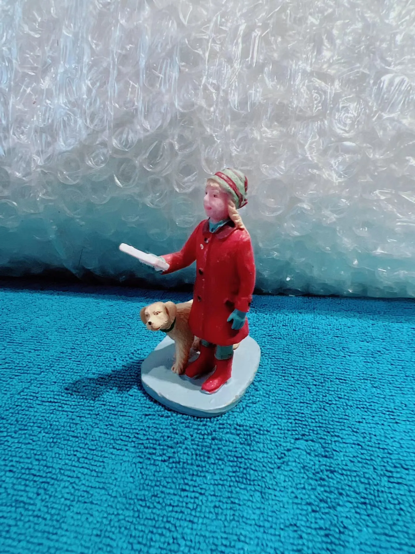 

Маленькая полимерная фигурка из психического песка, настольная игра, шкатулка для корректной терапии, девушка и собака