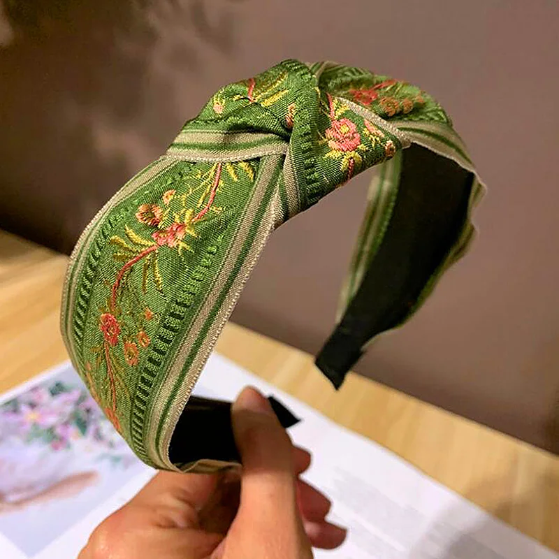 Рисунок 4 - Обруч для волос с перекрестным узлом