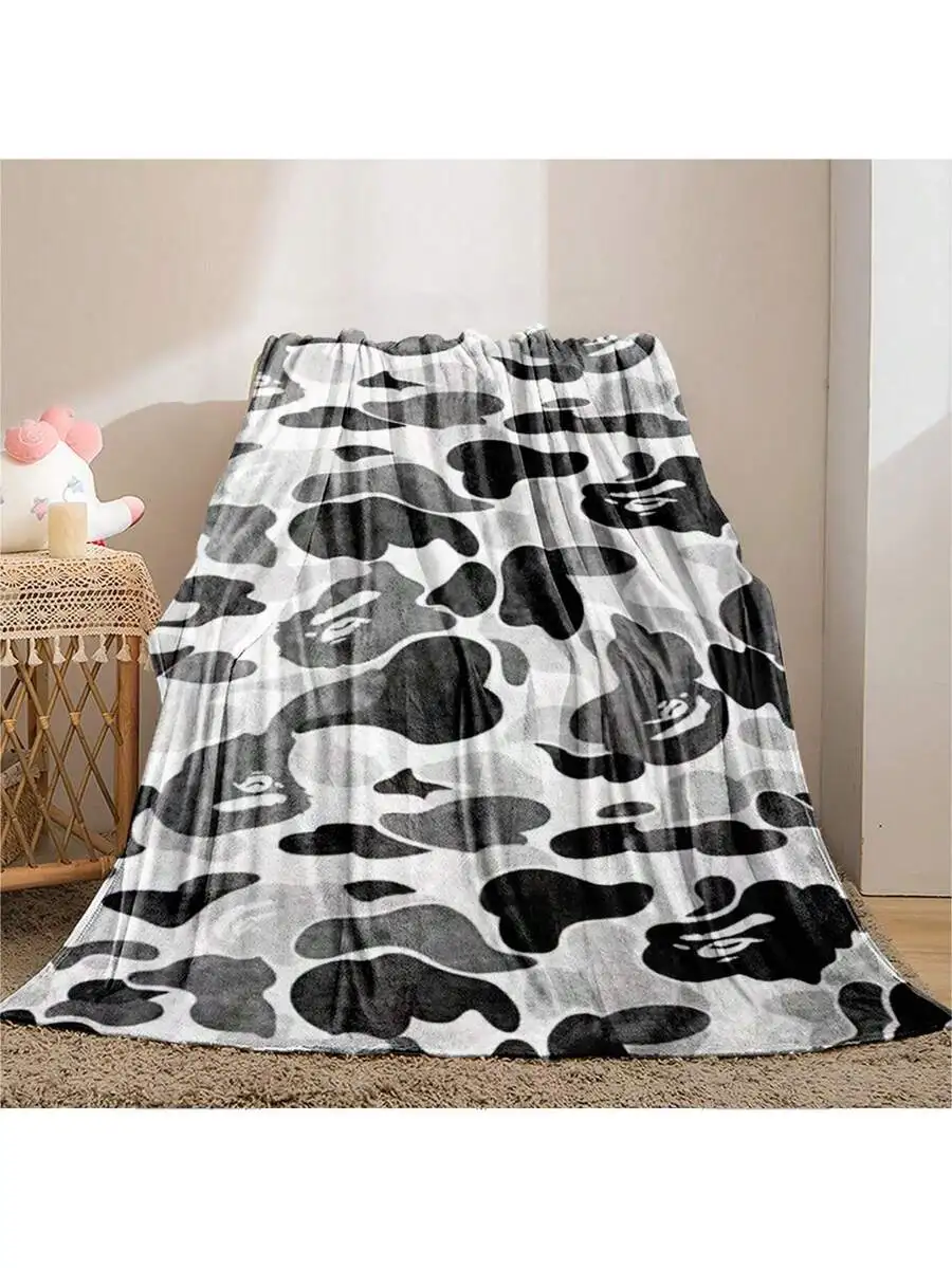GEL HUT MUN Camouflage Flannel Blanket, Soft Polyester Knitted Digital Print, Warm Modern Throw for Sofa Decor