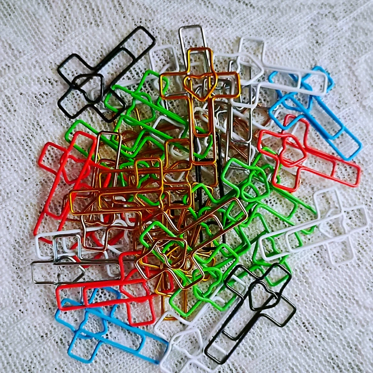 25Pcs 크로스 하트 종이 클립 여러 가지 빛깔의 종교 북마크 기독교 성경 저널링 사무실 학교 스크랩북 세례 선물
