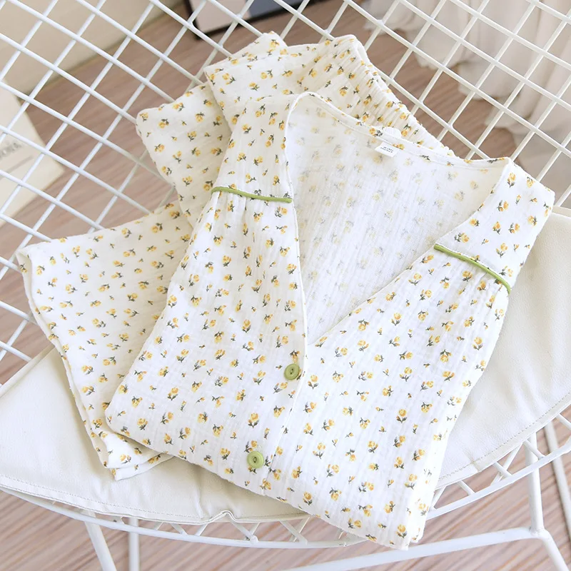 Пижама женская с V-образным вырезом