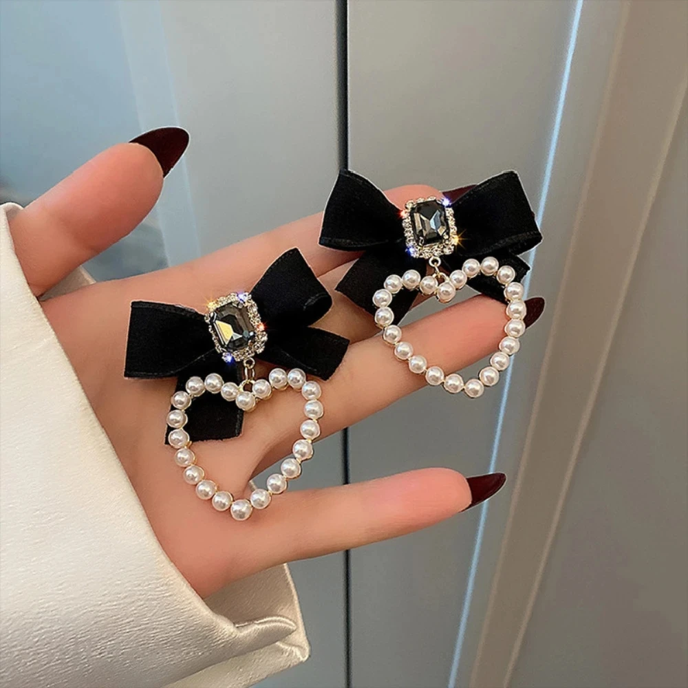 Korean Fashion Charm White Bowknot Stud Earring for Women Temperament Pearls Bow Heart Earrings Party Jewelry Accessories Gift