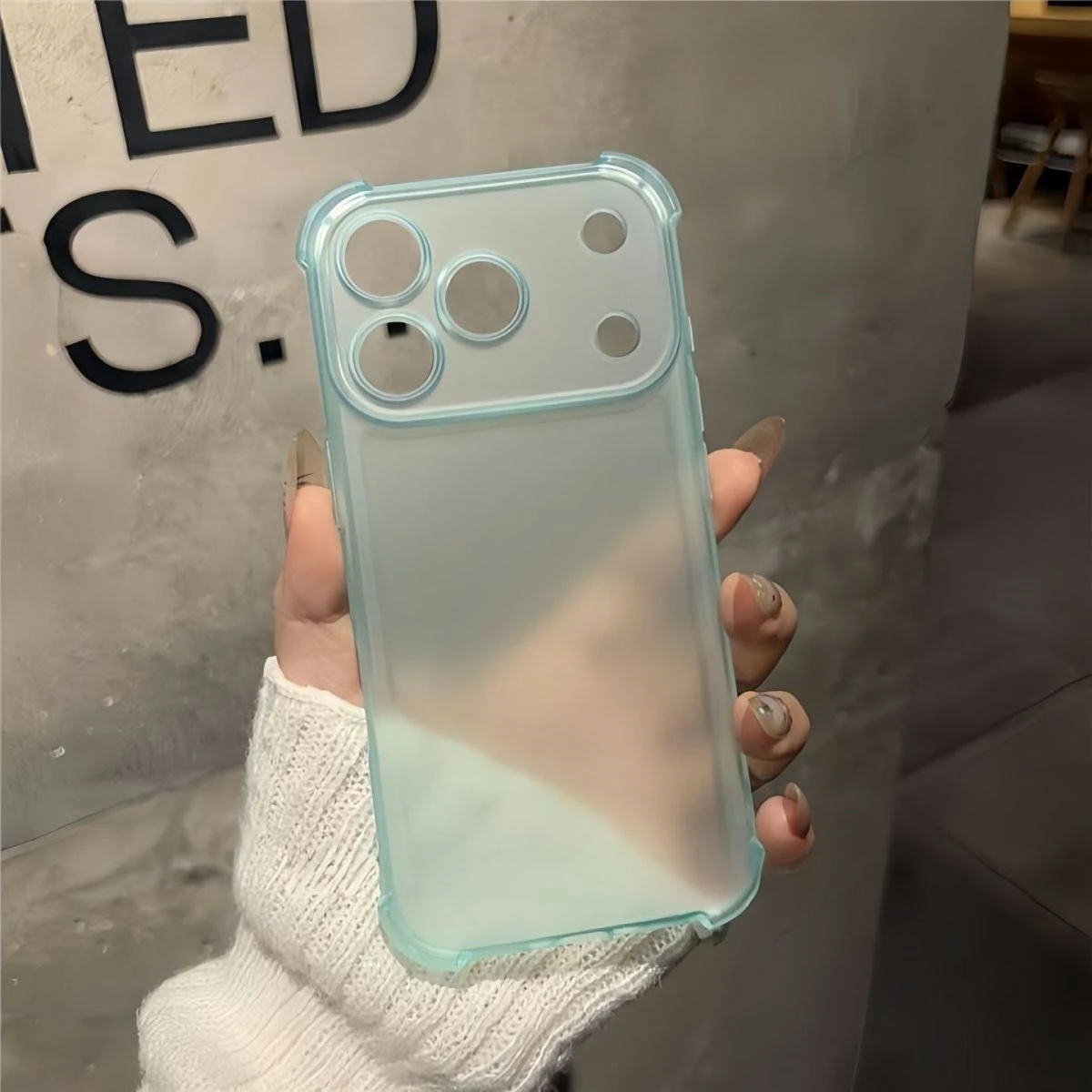 Matte Silicone Magnetic TPU Protective Phone Case with Four-Corner Anti-Fall Design