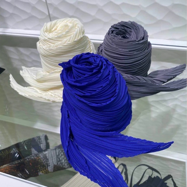 Miyake plissé femmes écharpe châle tissu mode coréenne mince crème solaire écharpe Foulard Femme Luxe Marque Hijabs pour Femme 2 Miyake plissé femmes écharpe châle tissu mode coréenne mince crème solaire écharpe Foulard Femme Luxe Marque Hijabs pour Femme 2