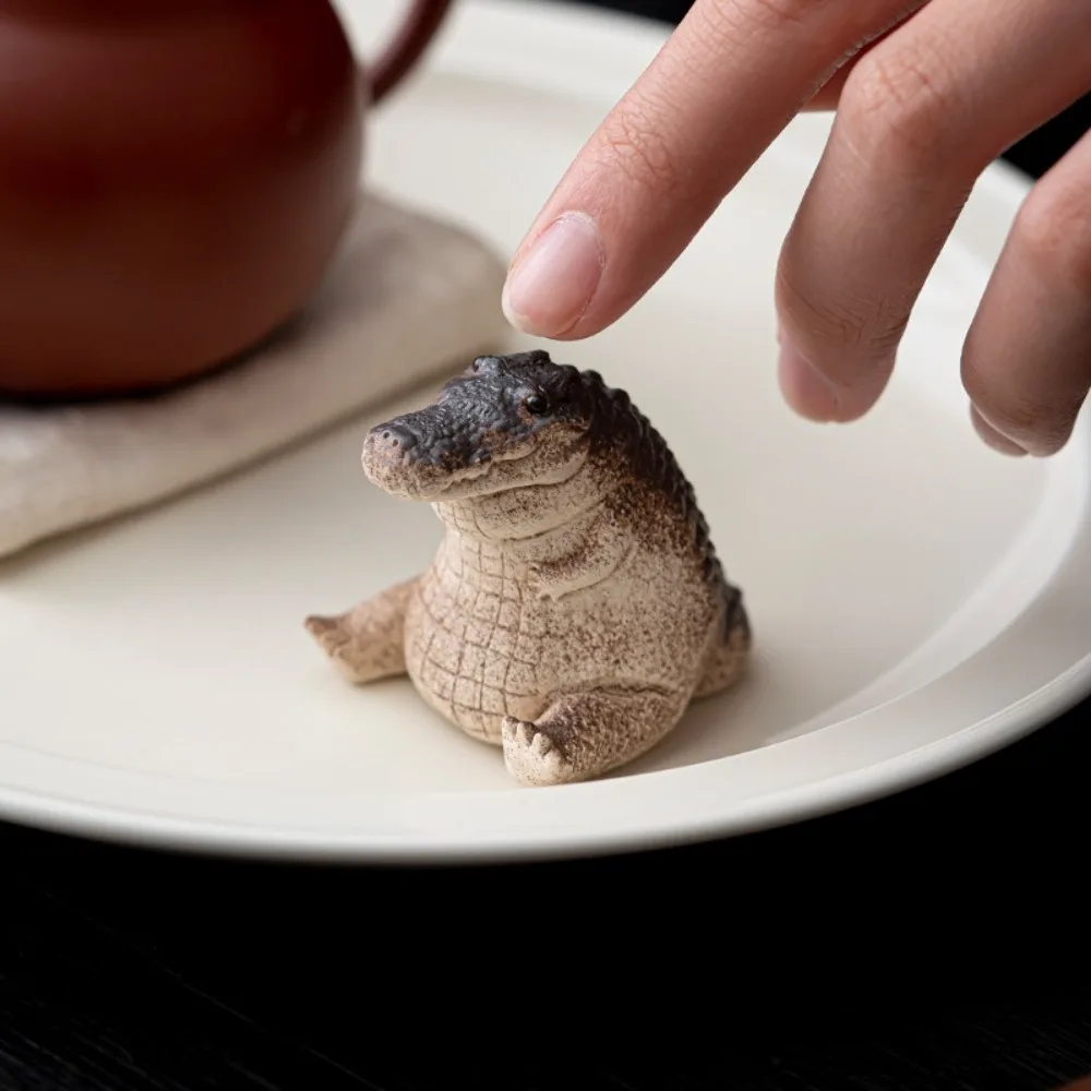 Mini Crocodile Tea Pet Handmade Resin Crocodile Ornaments Portable Statue Tea Ceremony Play Home Boutique